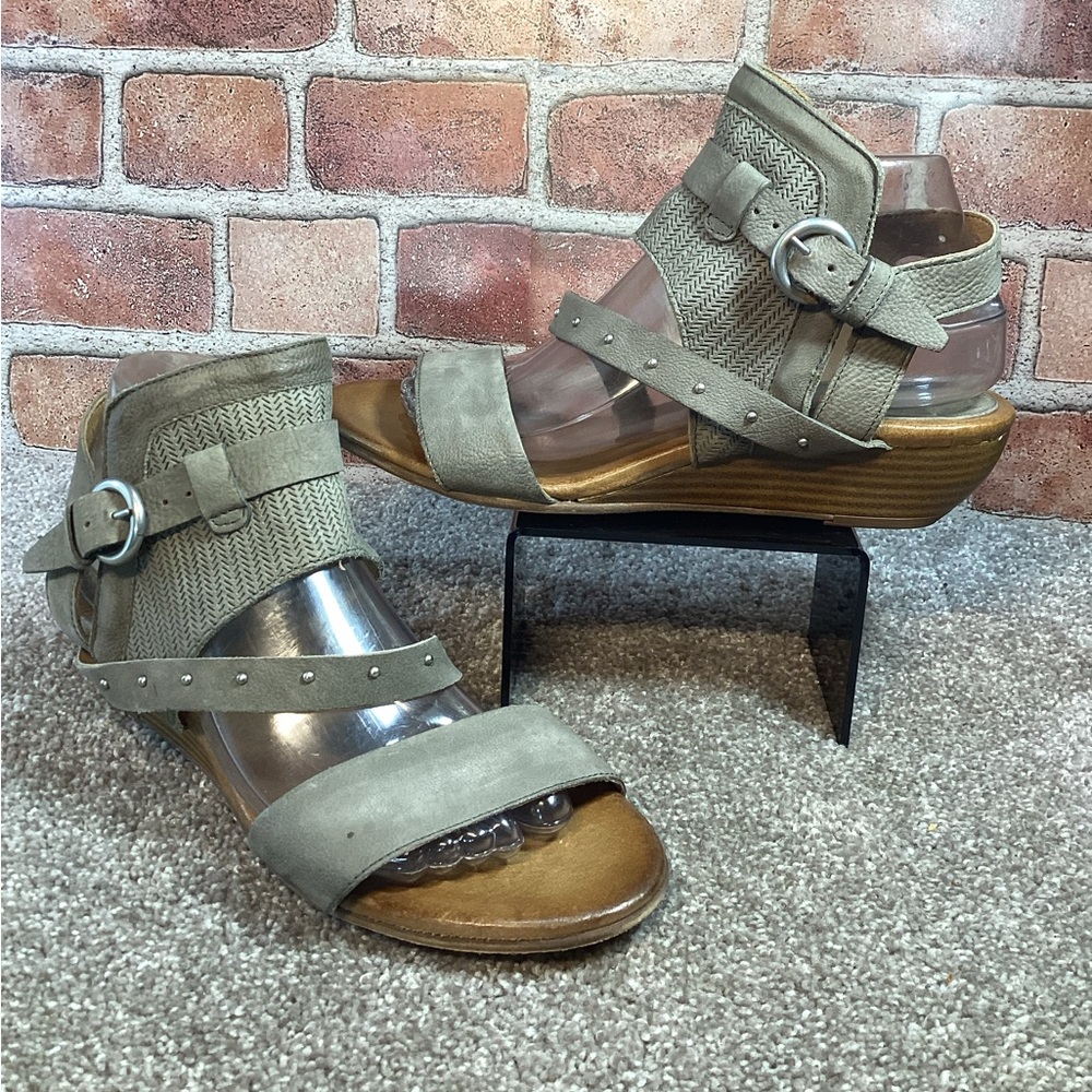 Miz Mooz Farley Womens Sandals size 8 -8.5